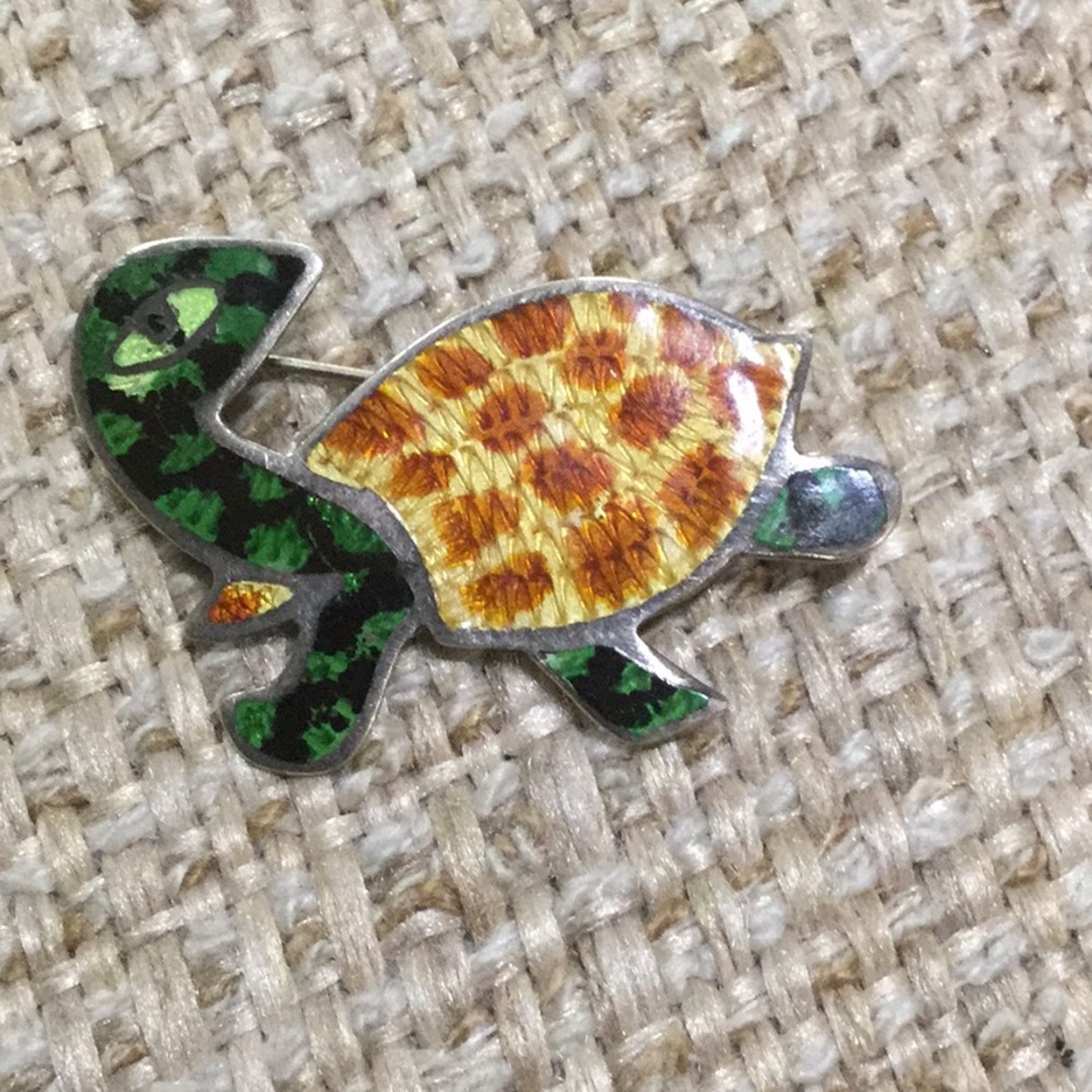 Vintage Sterling Silver 60’s Enamel Turtle Pin